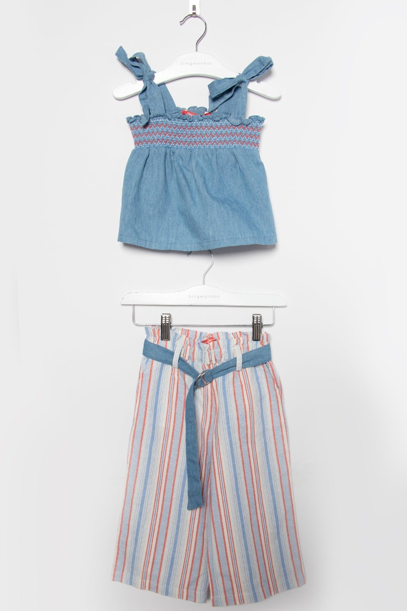 جينجرسنابس طقم بنطلون بناتي مخطط واسع برباط مع بلوزة جينز حمالات الأزرق/متعدد الألوان