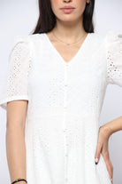 نتشي فستان بأكمام قصيرة من الدانتيل الشفاف