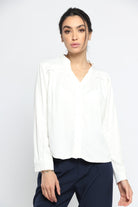 نتشي بلوزة سادة بفتحة سبعة وياقة كم طويل نسائي