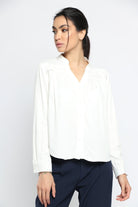 نتشي بلوزة سادة بفتحة سبعة وياقة كم طويل نسائي