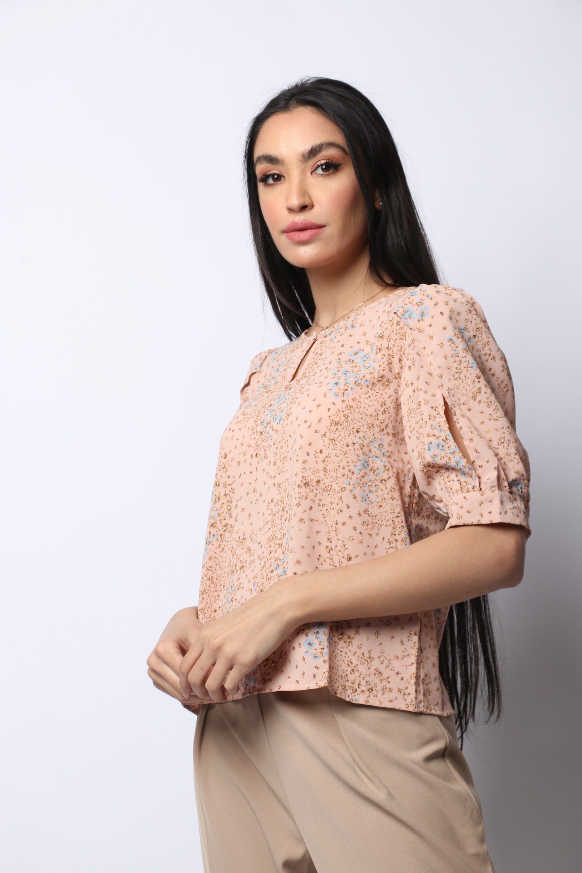 نتشي بلوزة مشجرة نص كم مفتوحة من الصدر نسائي