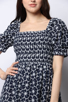 نتشي فستان ميدي منقوش نسائي