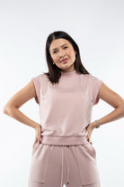 نتشي بلوزة سادة كم قصير برقبة نسائي