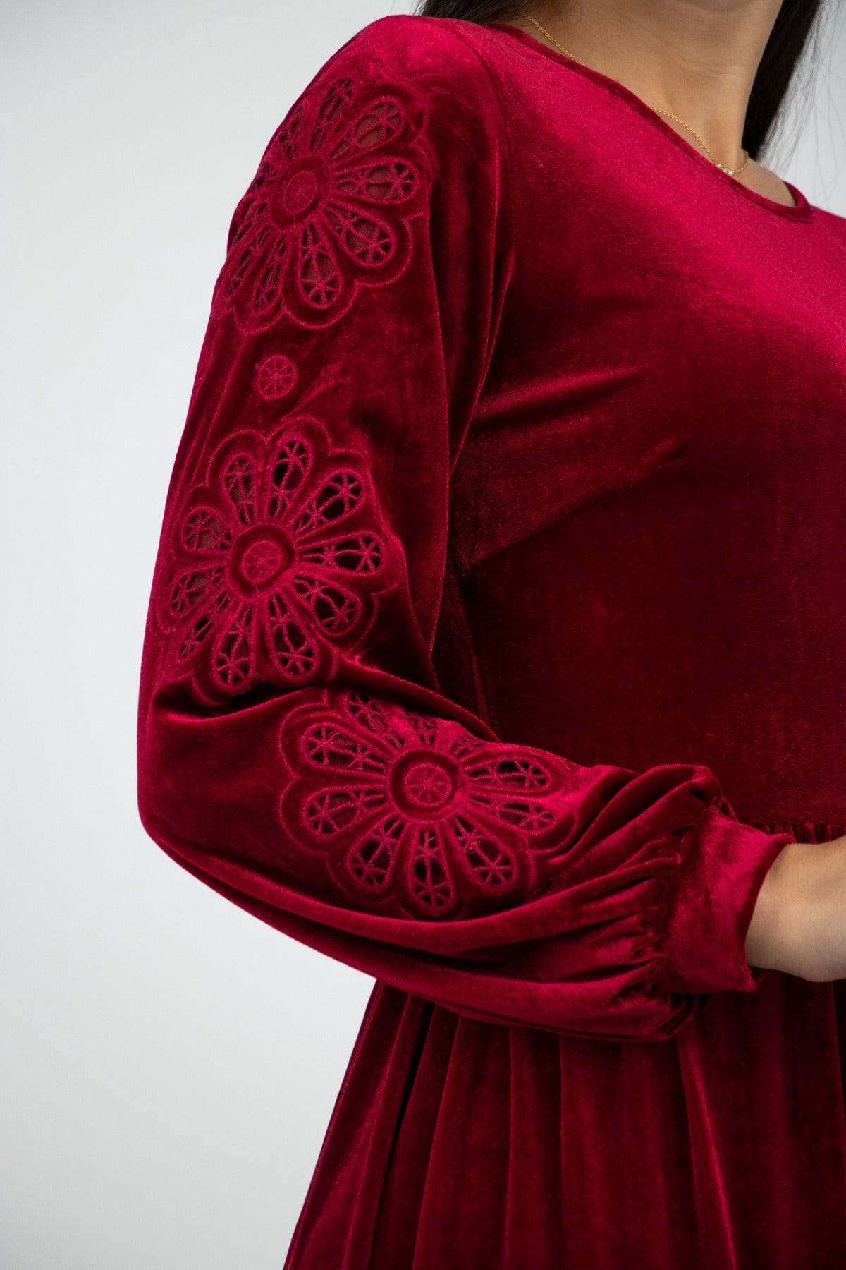 نتشي فستان مخمل طويل نسائي بأكمام منفوخة