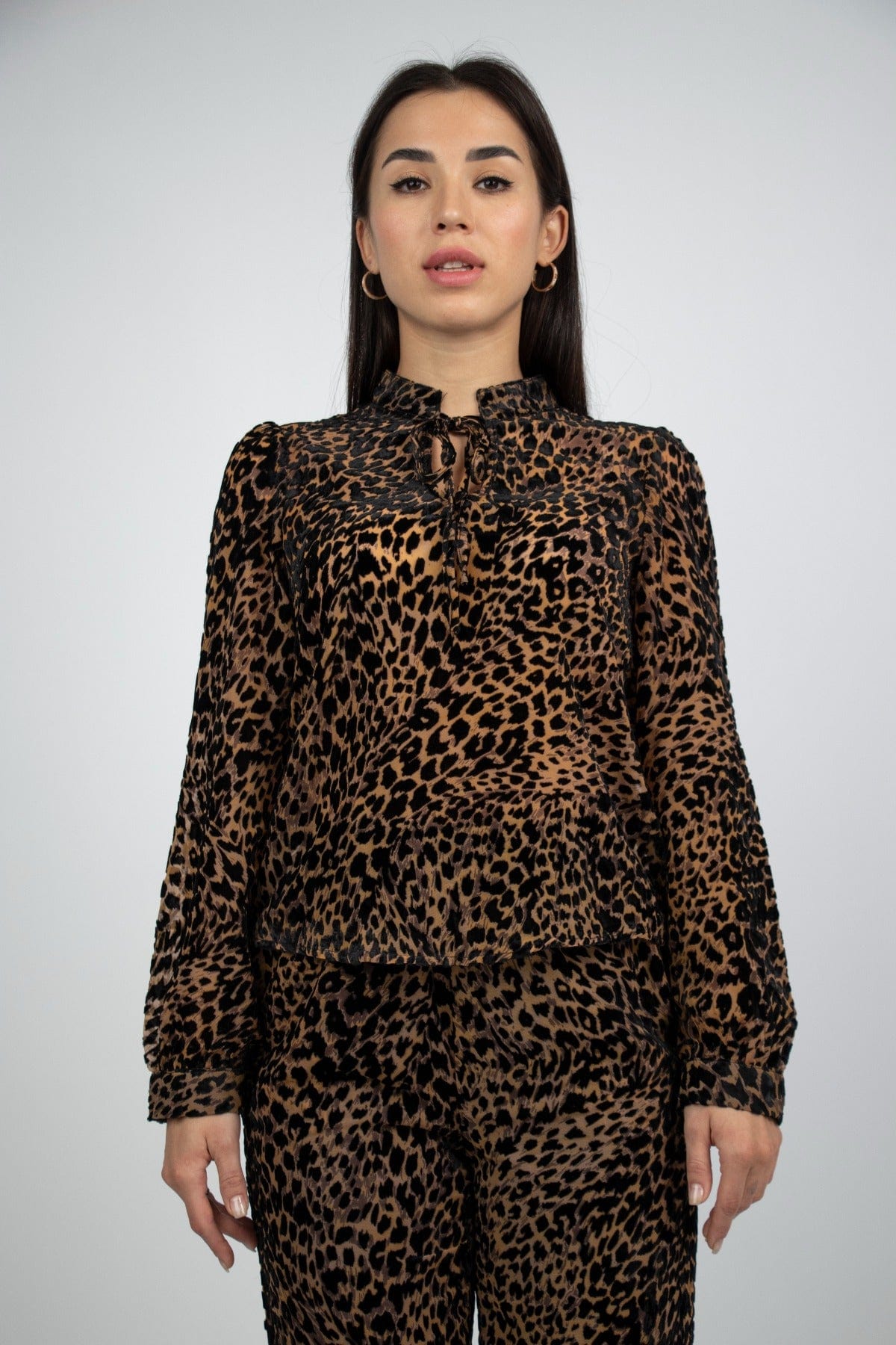 نتشي بلوزة رسمية تايجر بأكمام وسيعة