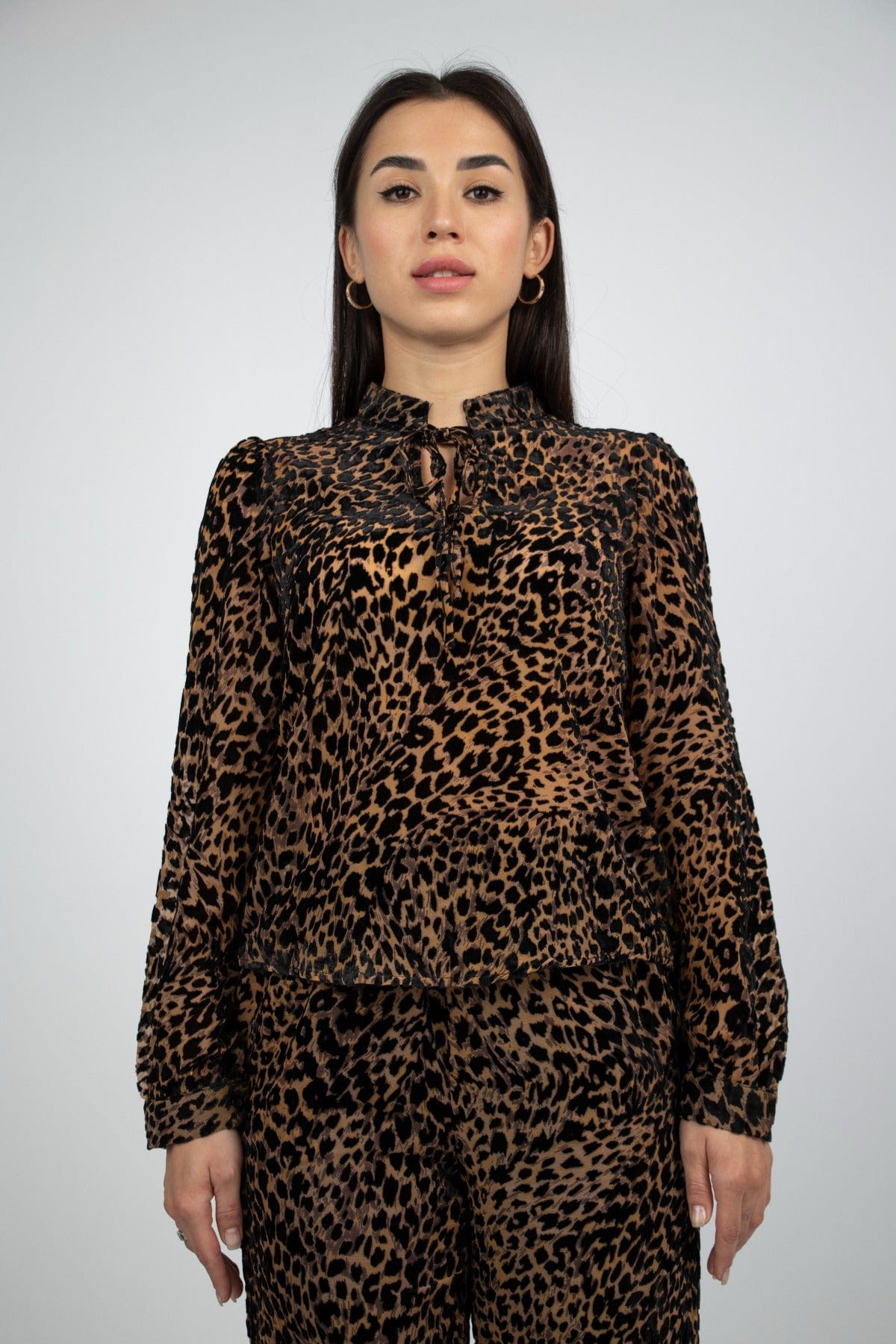 نتشي بلوزة رسمية تايجر بأكمام وسيعة