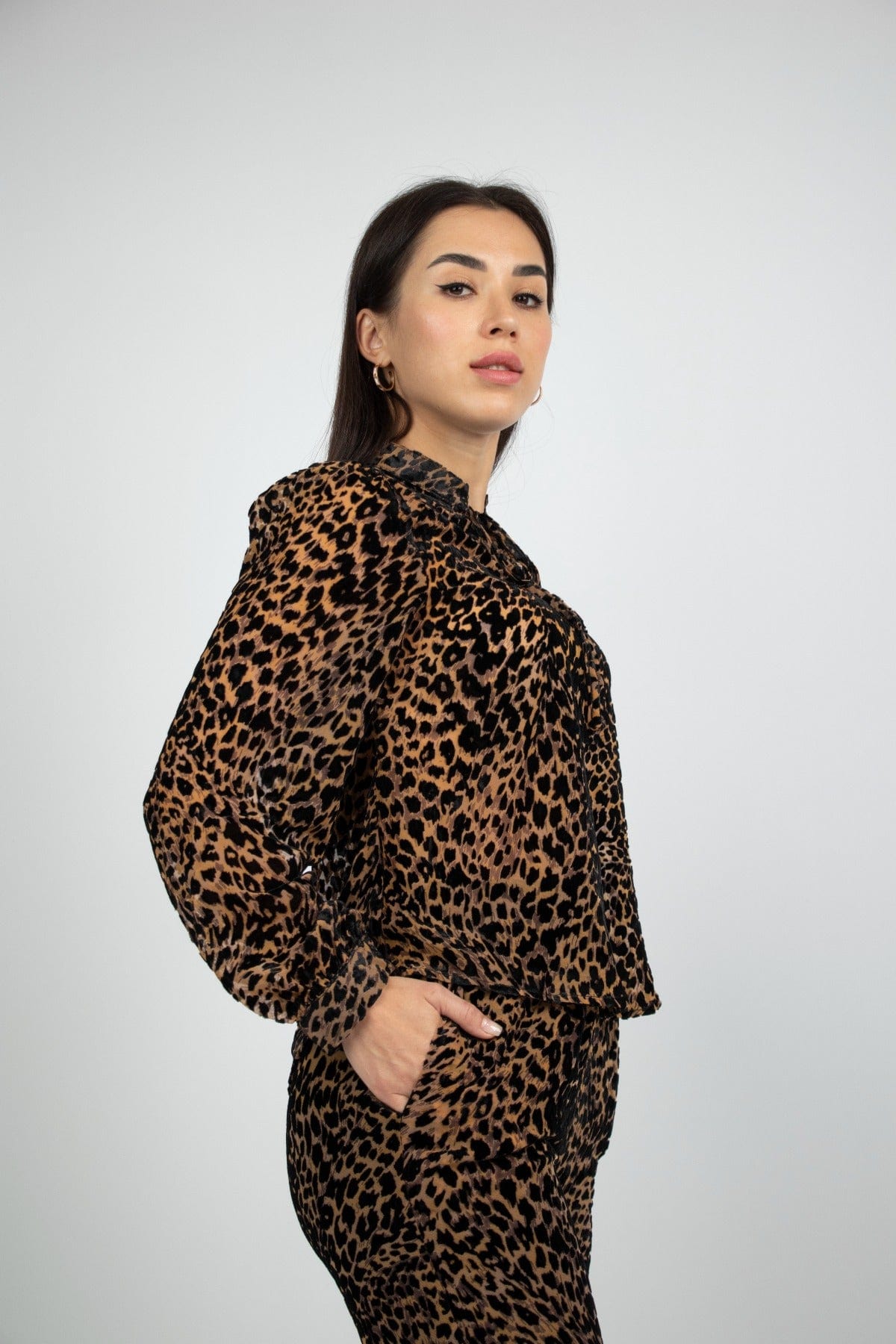 نتشي بلوزة رسمية تايجر بأكمام وسيعة