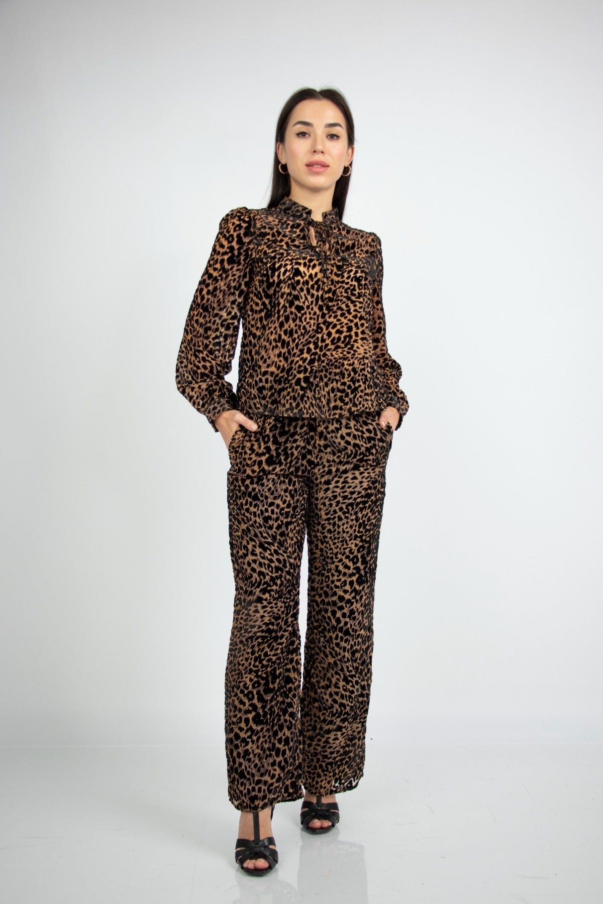 نتشي بلوزة رسمية تايجر بأكمام وسيعة