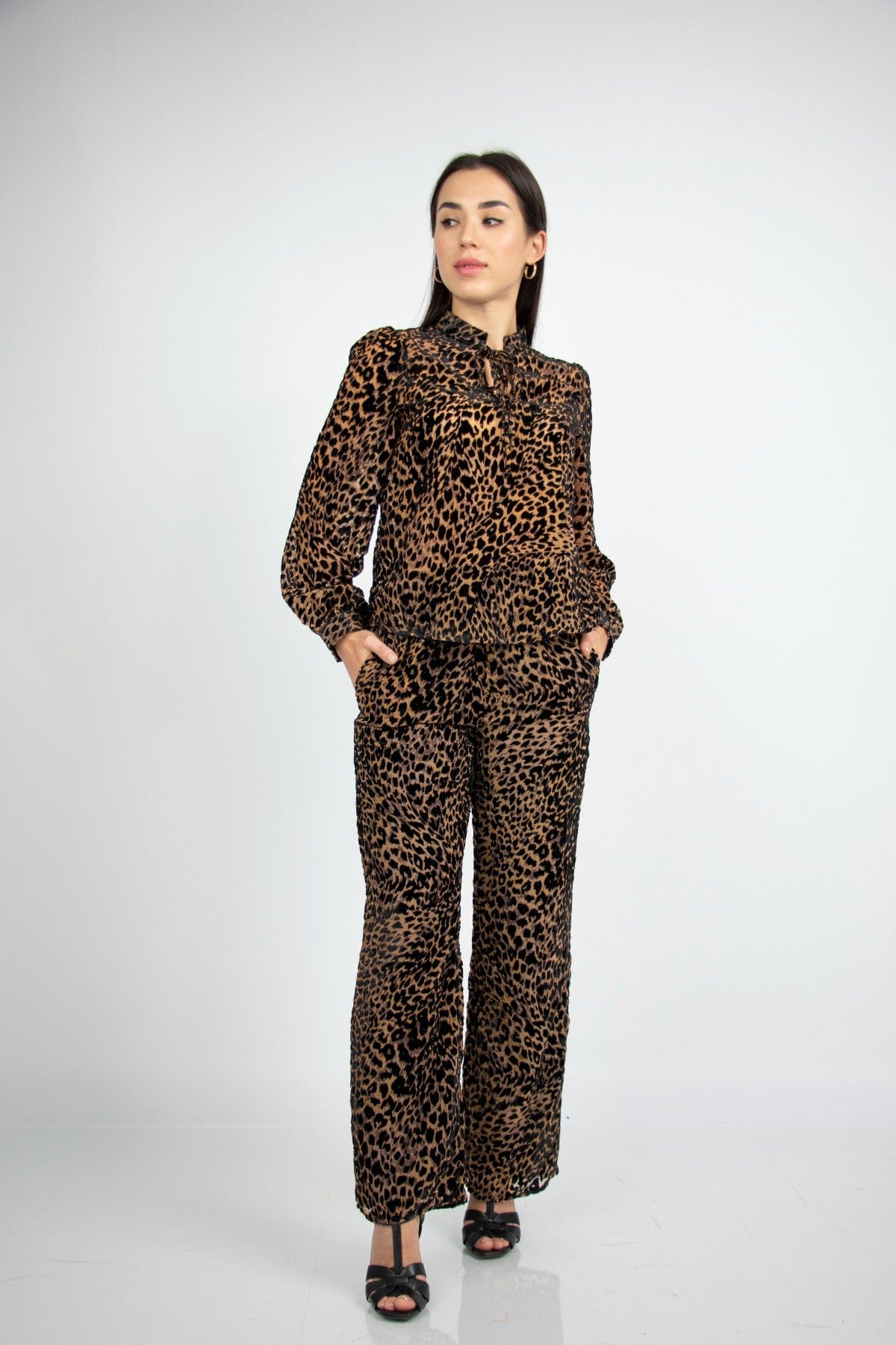 نتشي بلوزة رسمية تايجر بأكمام وسيعة