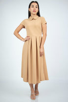 نتشي فستان ميدي سادة بياقة مطرزة بأكمام قصيرة