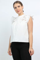 نتشي بلوزة دانتيل على الصدر كم قصير مكشكش نسائي أوف وايت