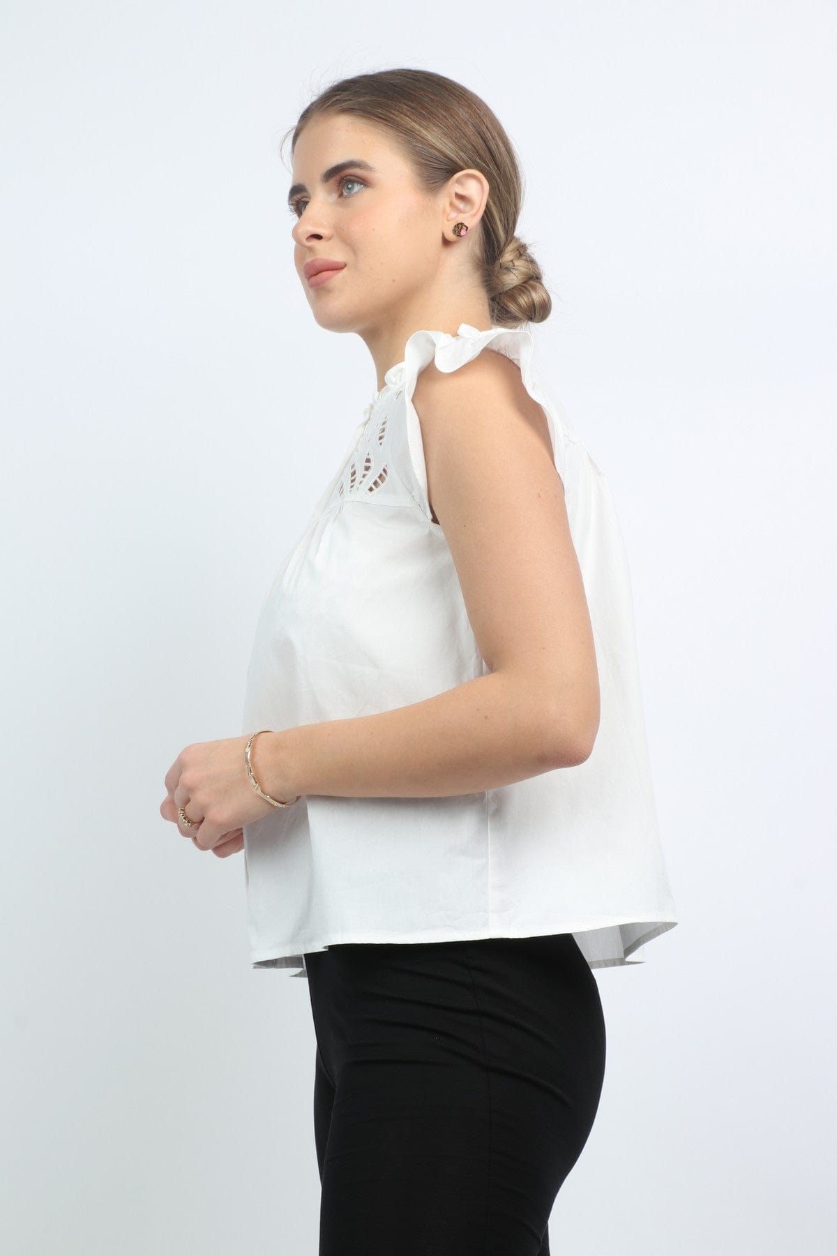 نتشي بلوزة دانتيل على الصدر كم قصير مكشكش نسائي أوف وايت