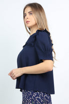 نتشي بلوزة رسمية بكشكشة عند الصدر وأكمام قصيرة منفوخة نسائي