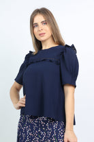 نتشي بلوزة رسمية بكشكشة عند الصدر وأكمام قصيرة منفوخة نسائي