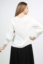 نتشي بلوزة بأكمام طويلة مزينة بجزء مطاطي