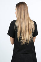 نتشي بلوزة سادة بياقة مطرزة كم قصير نسائي