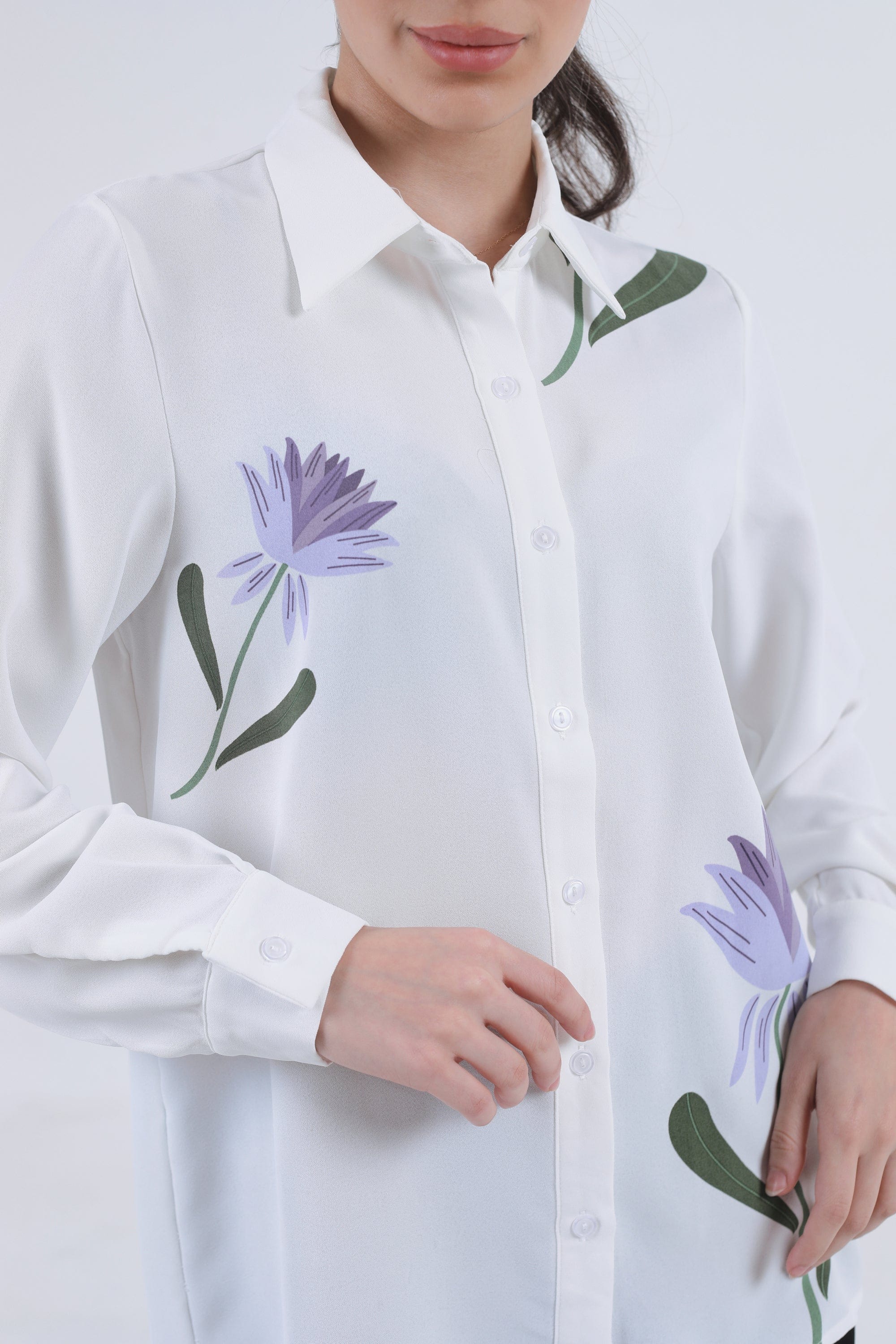 نتشي قميص بطبعة ورود كبيرة كم طويل نسائي