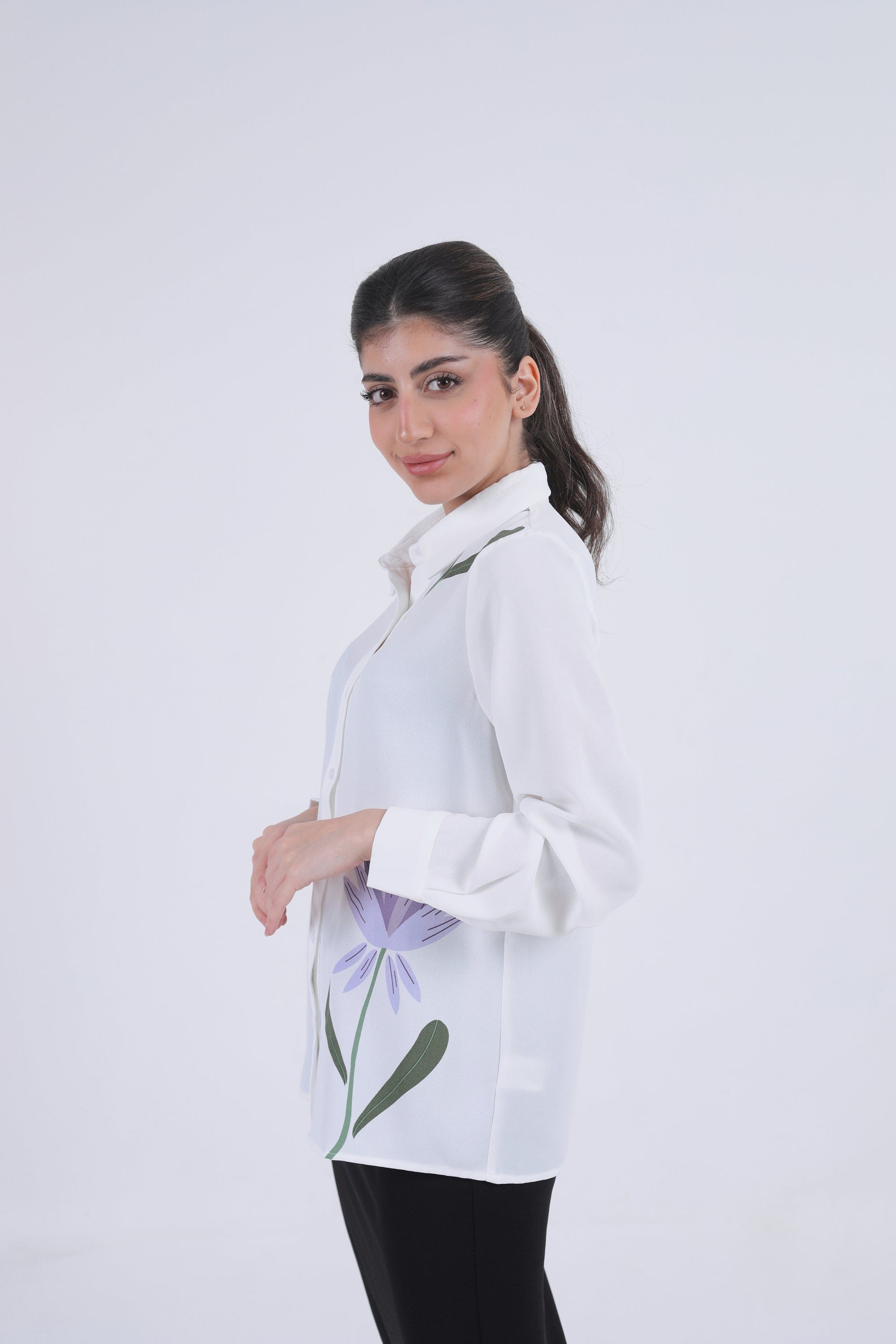 نتشي قميص بطبعة ورود كبيرة كم طويل نسائي