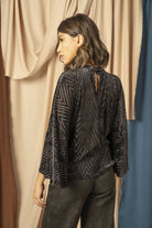 نتشي بلوزة مخمل نسائية بأكمام وسيعة