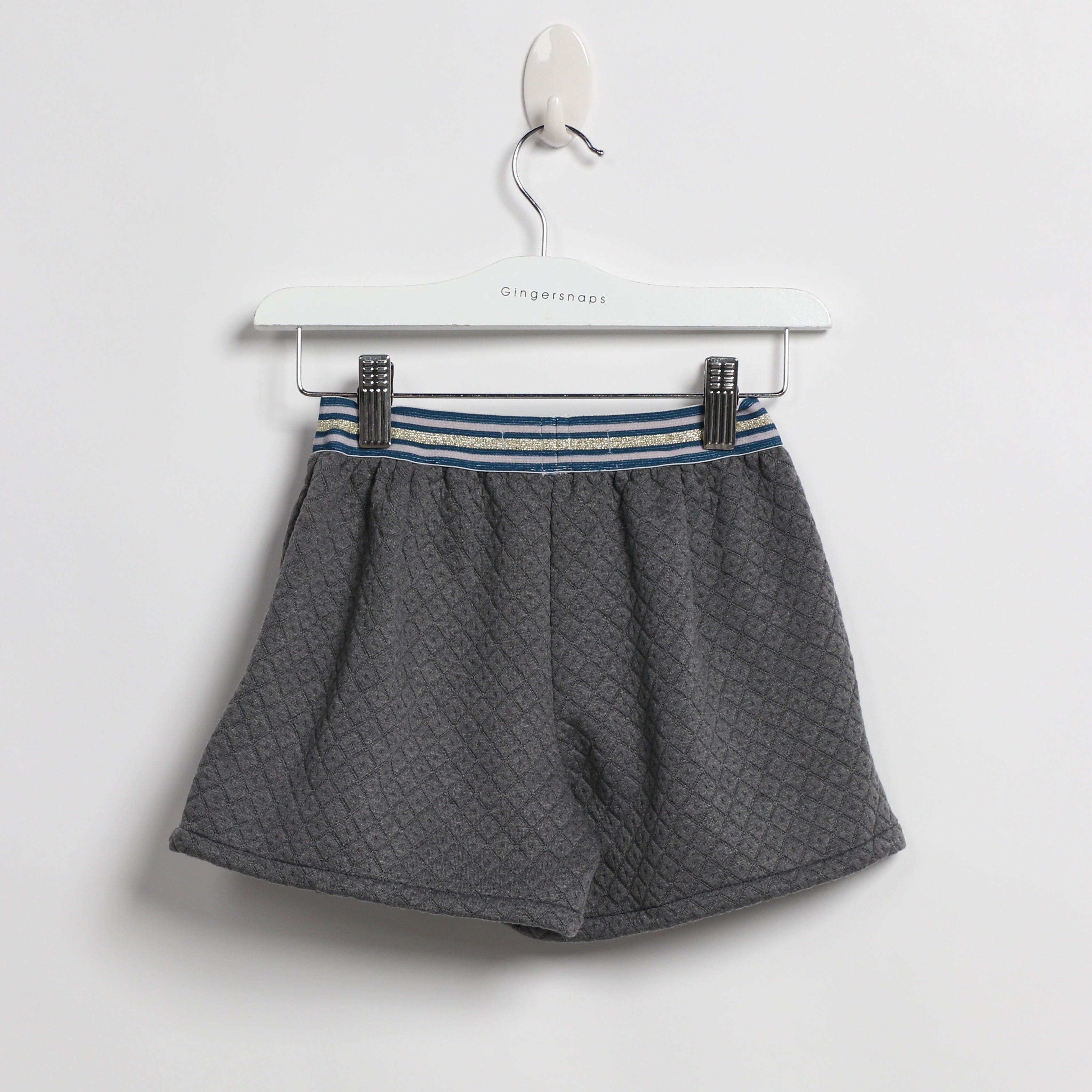 جينجرسنابس شورت بناتي مربعات بخصر مطاطي بخطوط عريضة رمادي غامق