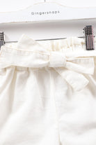 جينجرسنابس شورت بناتي سادة برباط بجيوب جانبية أوف وايت