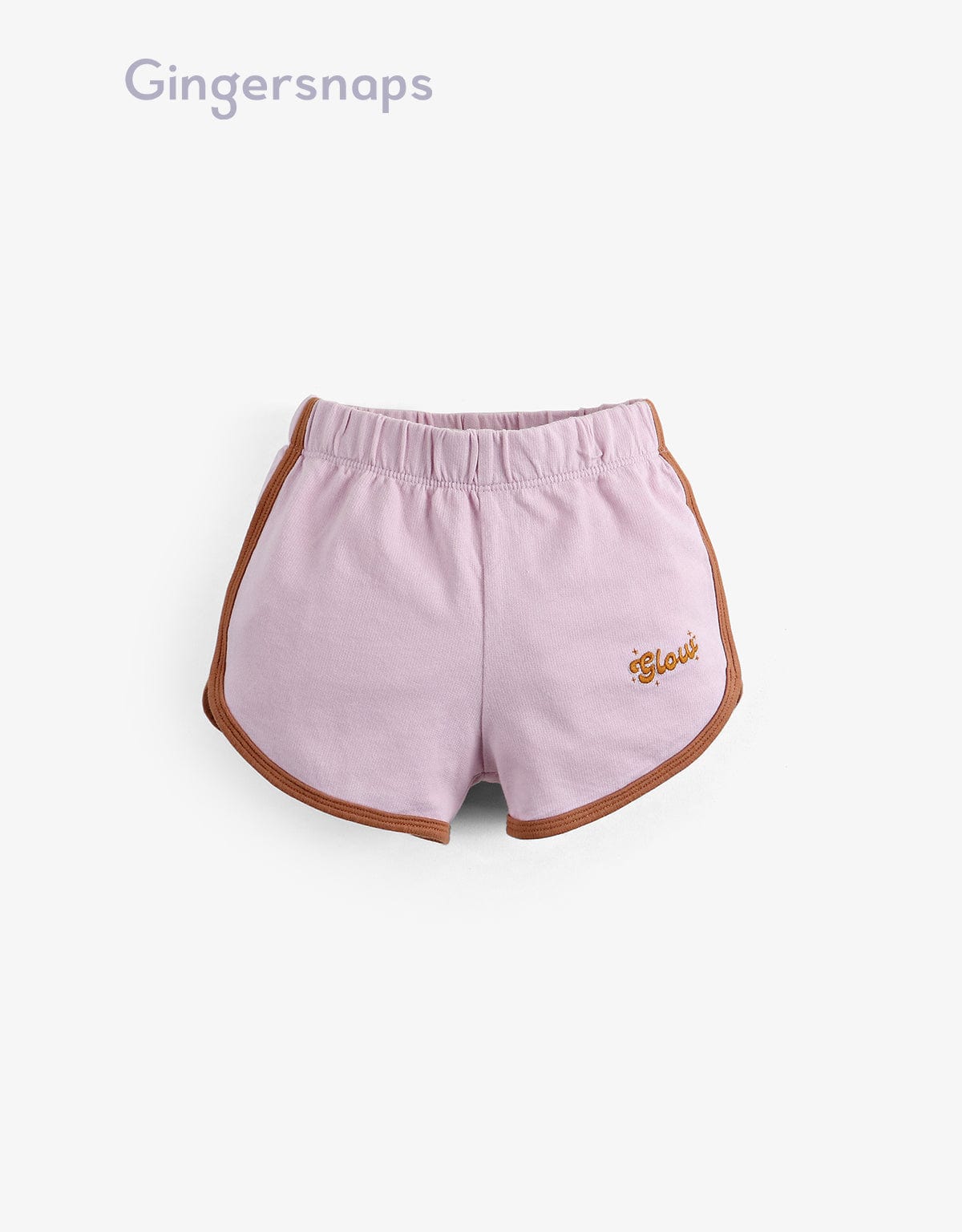 جينجرسنابس شورت بناتي سادة بخطوط جانبية وبادج بنفسجي