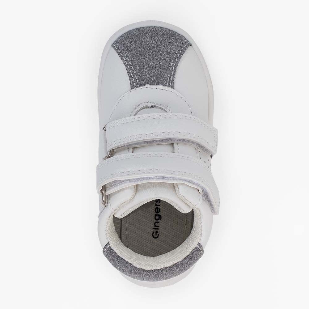 جينجرسنابس كوتشي ولادي رضع سادة أبيض/رمادي