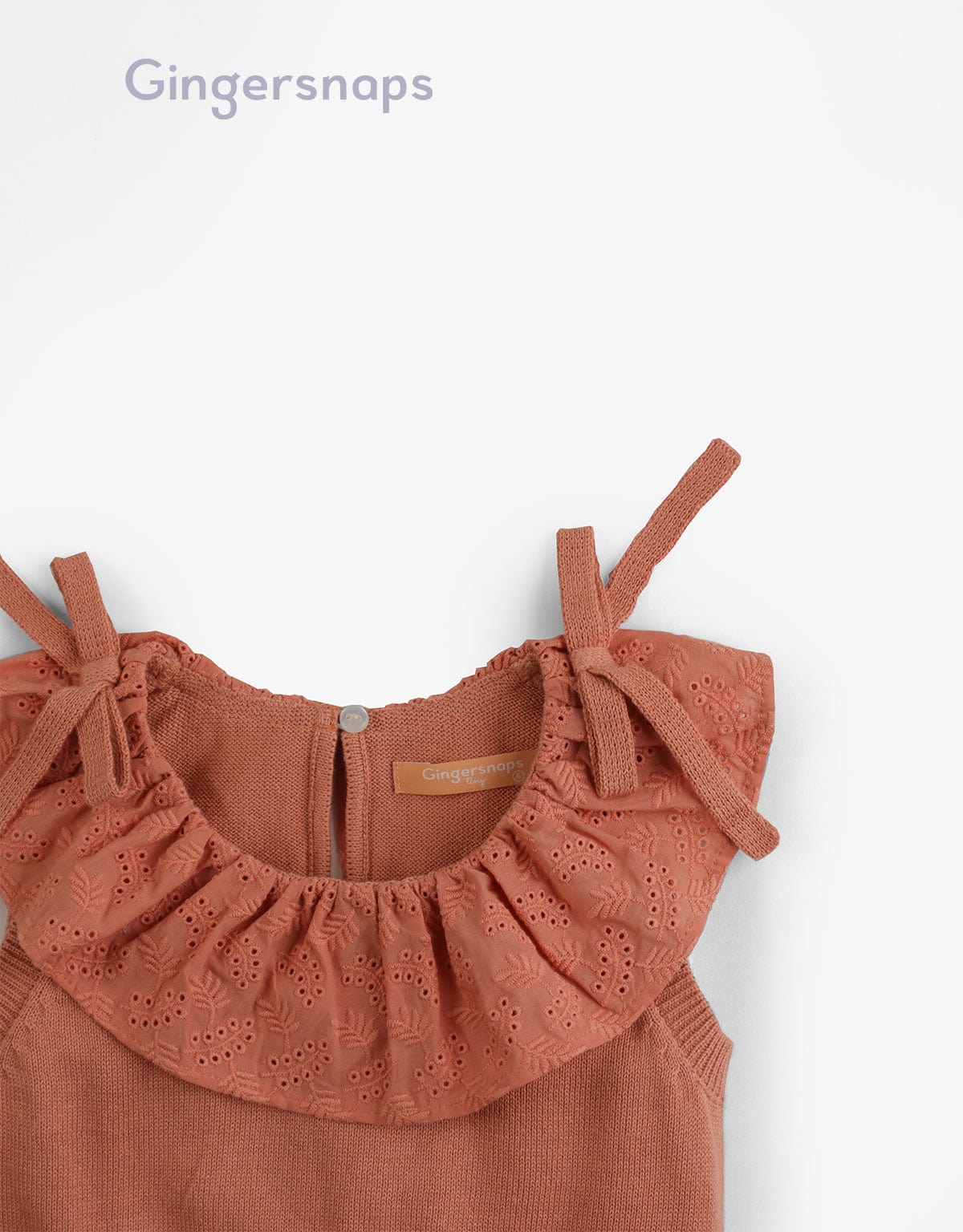 جينجرسنابس بلوزة برقبة مخرمة كت بناتي بني