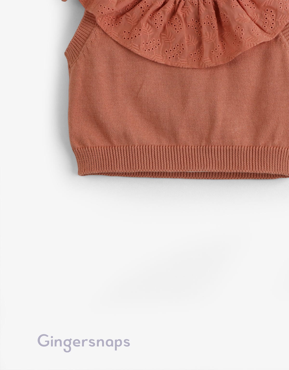 جينجرسنابس بلوزة برقبة مخرمة كت بناتي بني