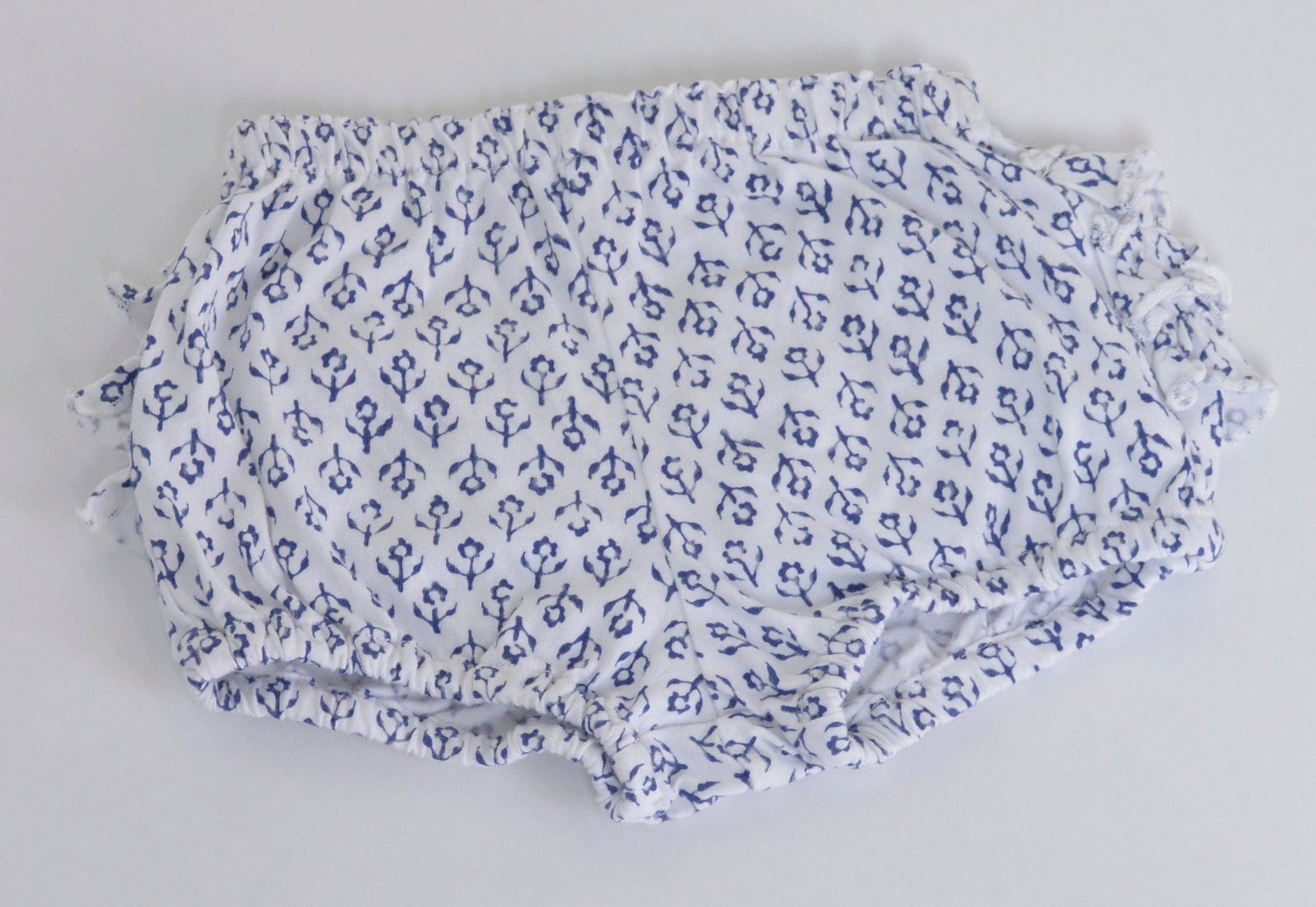 جينجرسنابس شورت بناتي للرضع منقوش مزين بكرانيش أبيض/أزرق داكن