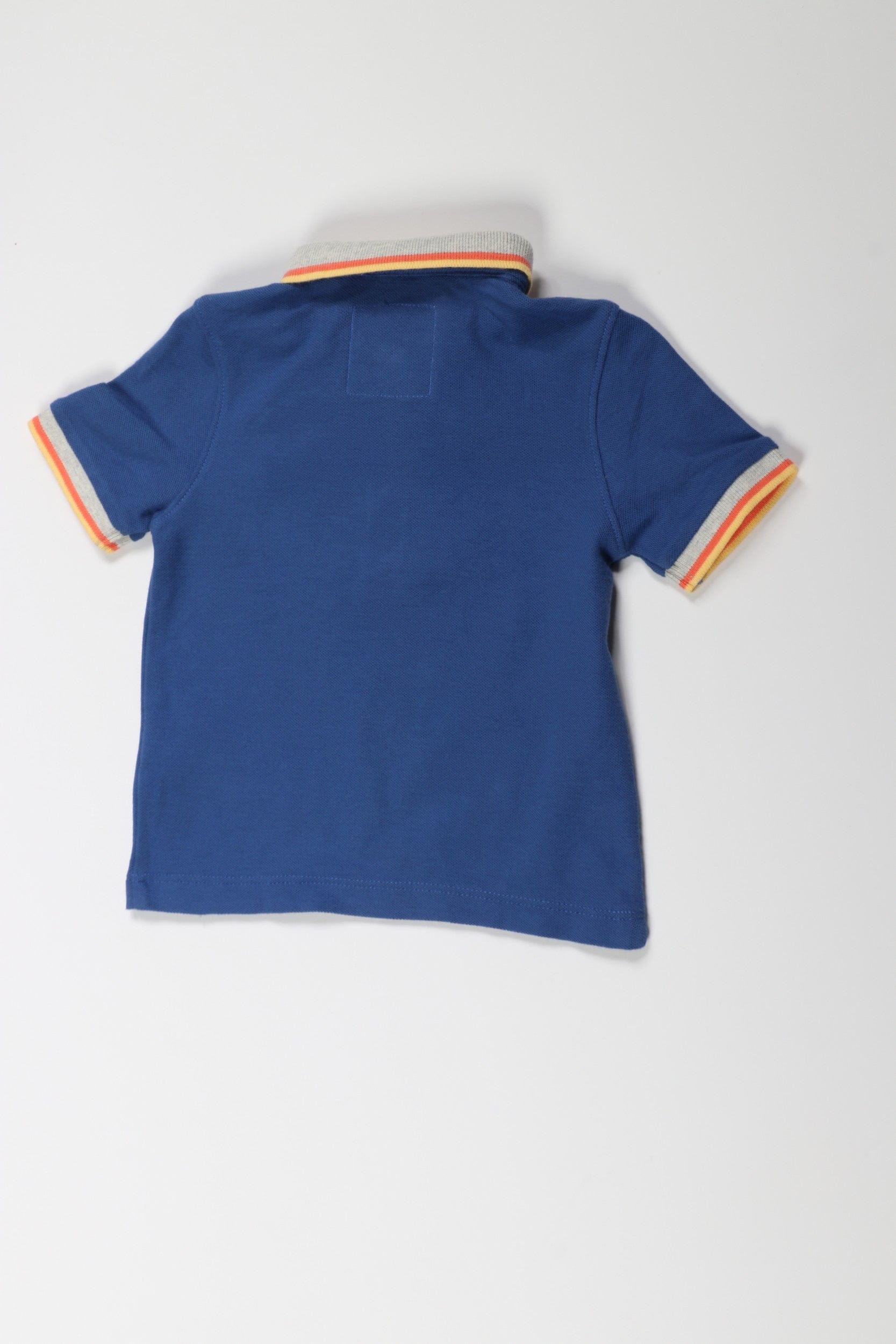 جينجرسنابس تيشيرت أولادي مزين بنقشة علي الصدر بياقة متعددة الألوان أزرق