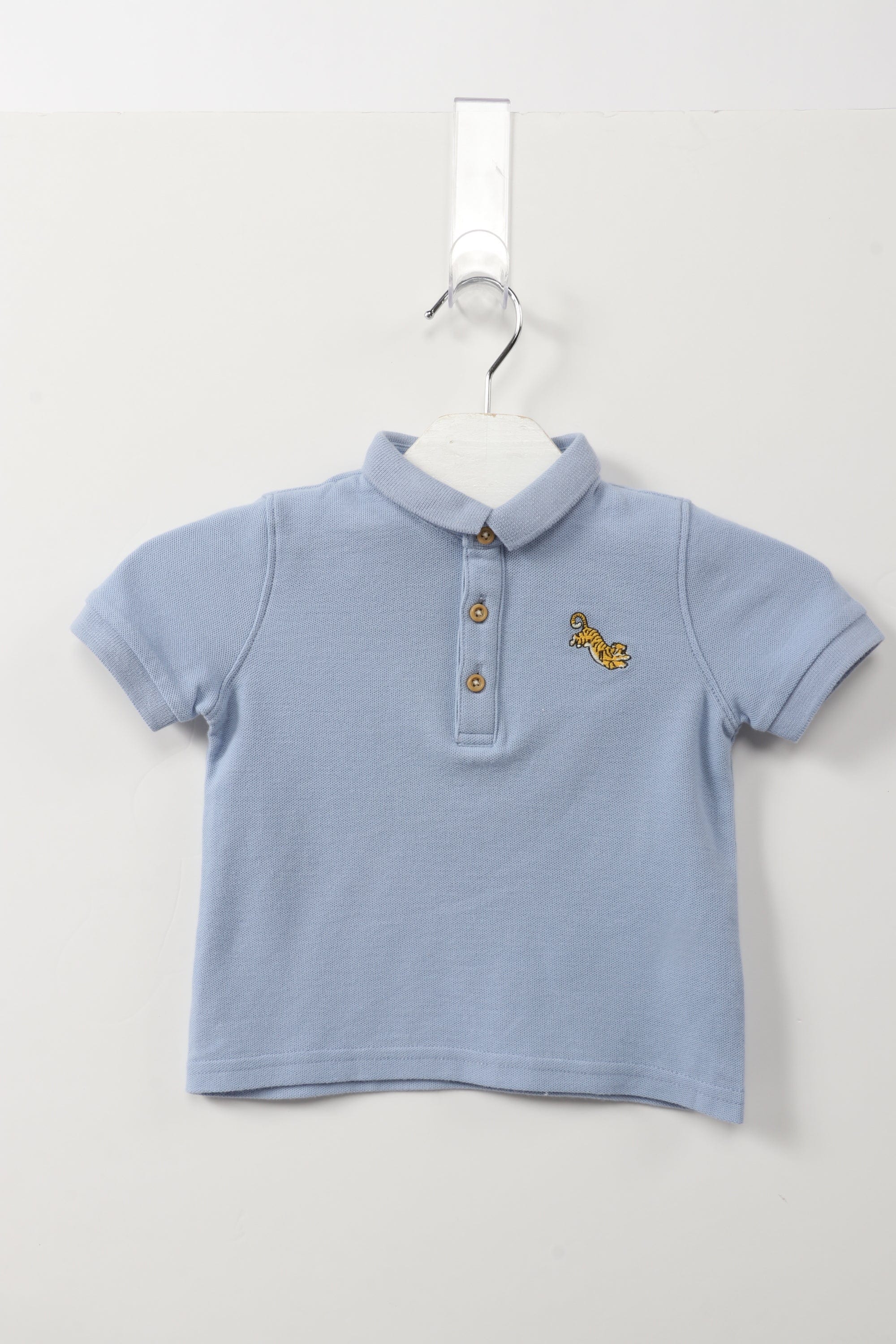 جينجرسنابس تيشيرت بولو أولادي سادة بنقشة تايجر علي الصدر أزرق