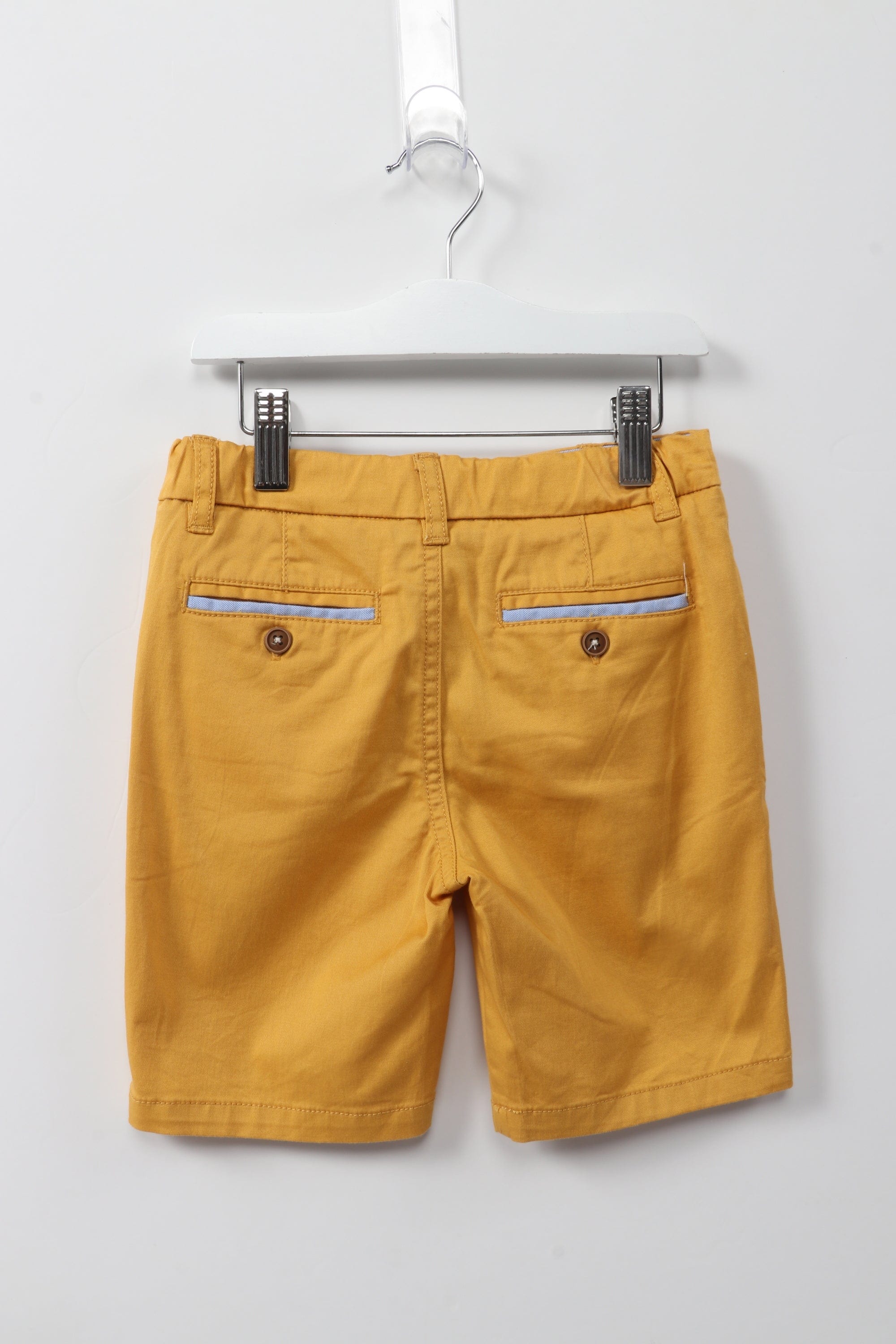 جينجرسنابس شورت ولادي سادة بجيوب جانبية بخطوط أصفر