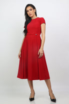 نتشي فستان ميدي رسمي مزموم الخصر بكم قصير