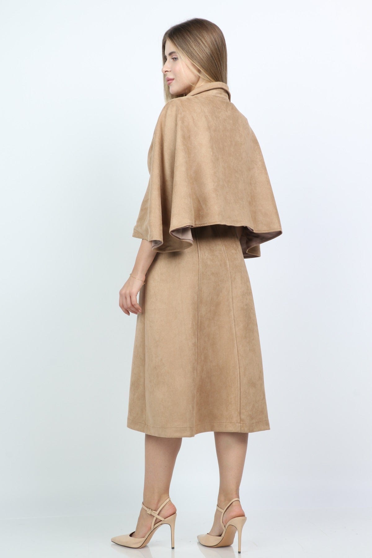 نتشي فستان ميدي بأزرار أمامية بحزام بكم على شكل فراشة