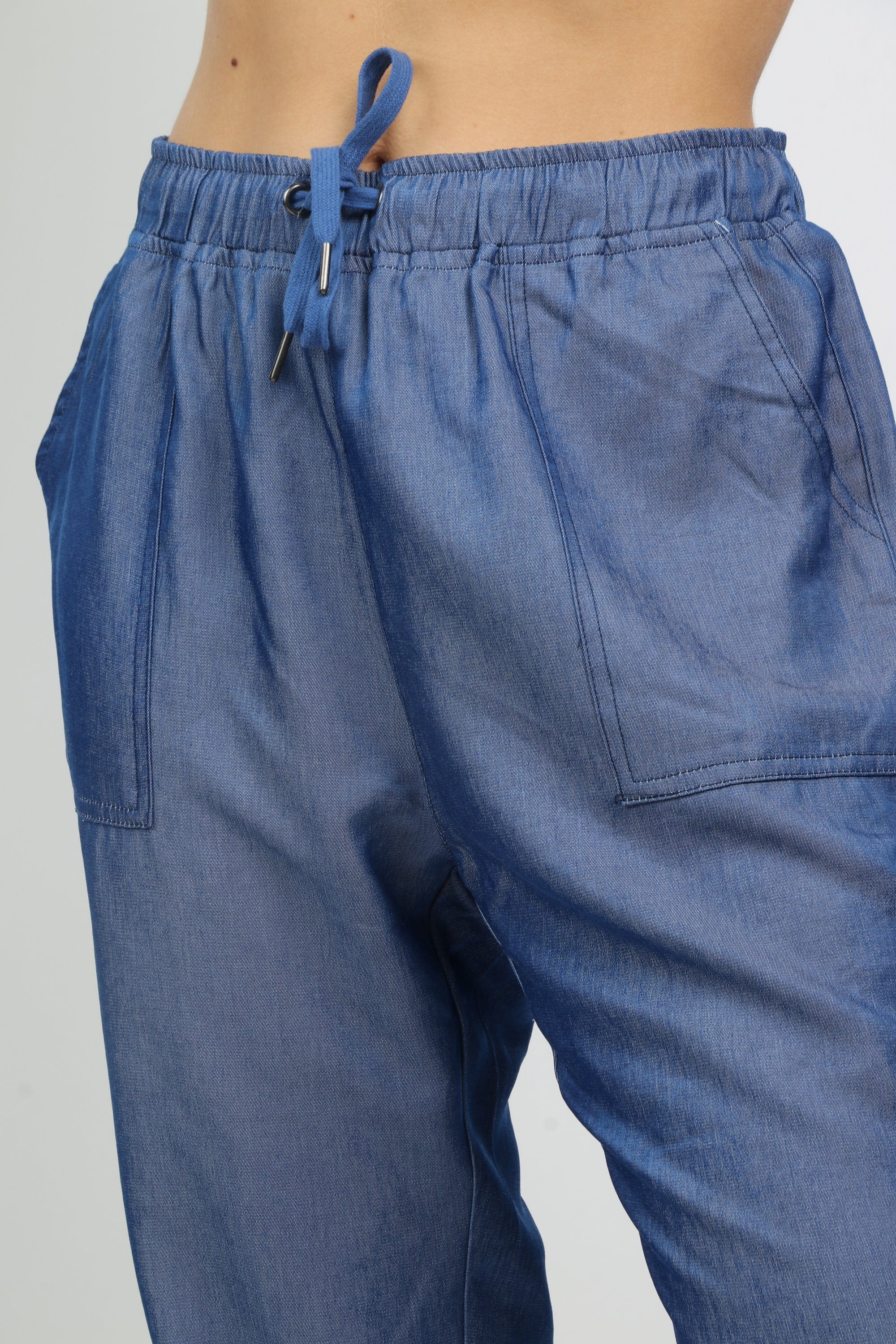 نتشي بنطلون طويل بحلقات من اسفل وخصر مكشكش طويل نسائي