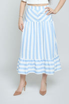 نتشي تنورة ميدي مخططة بكلوش من الأسفل