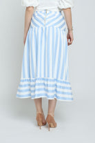 نتشي تنورة ميدي مخططة بكلوش من الأسفل