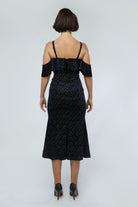 نتشي فستان ميدي منقوش أوف شولدر بأكمام قصيرة