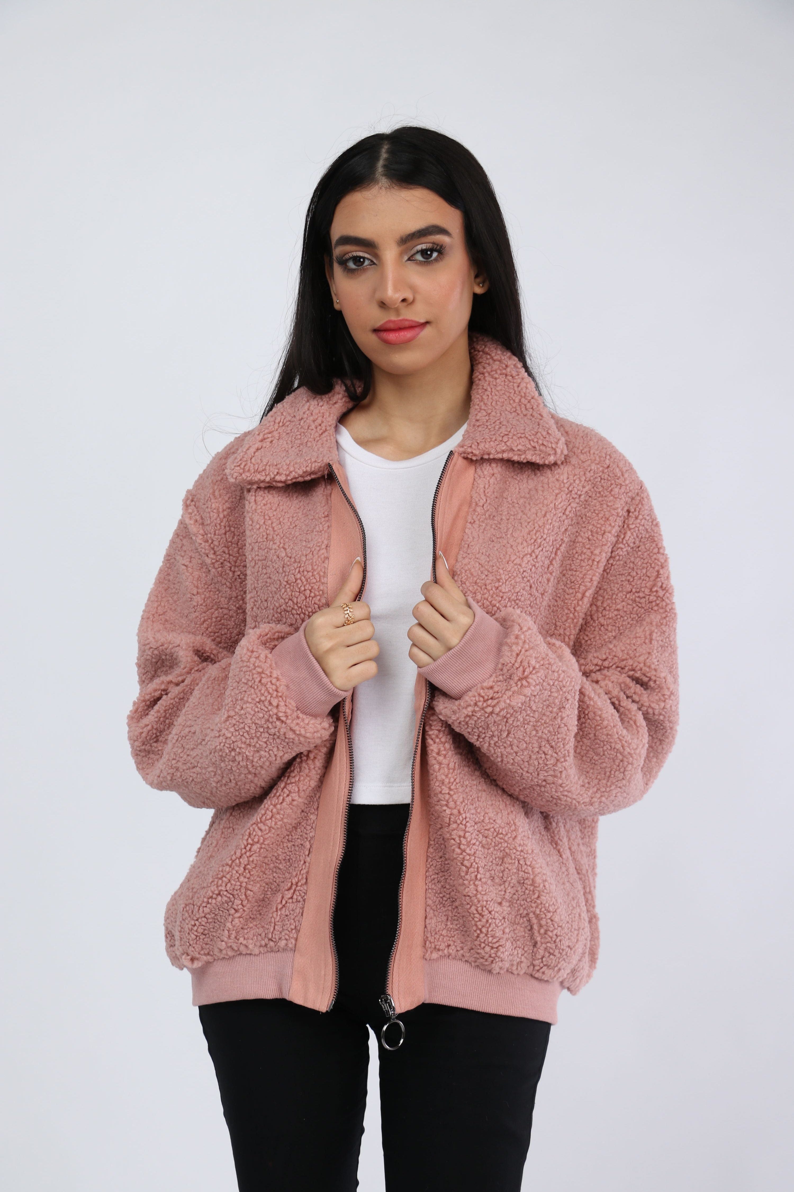 ميكا سترة فرو واسعة بسحاب وجيوب جانبية بأكمام طويلة