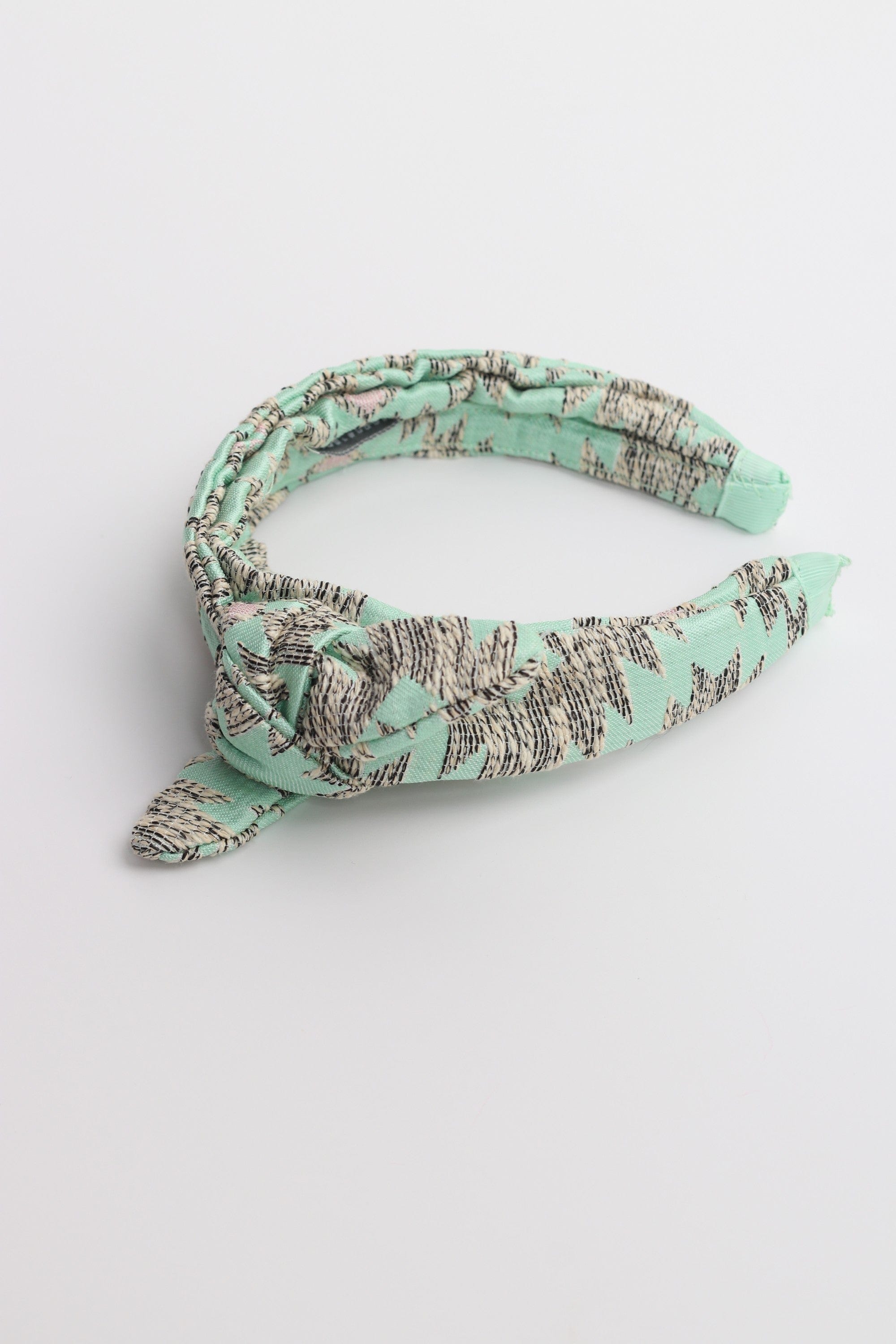 جينجرسنابس طوق قماش منقوش مزين بالورود بناتي اخضر فاتح