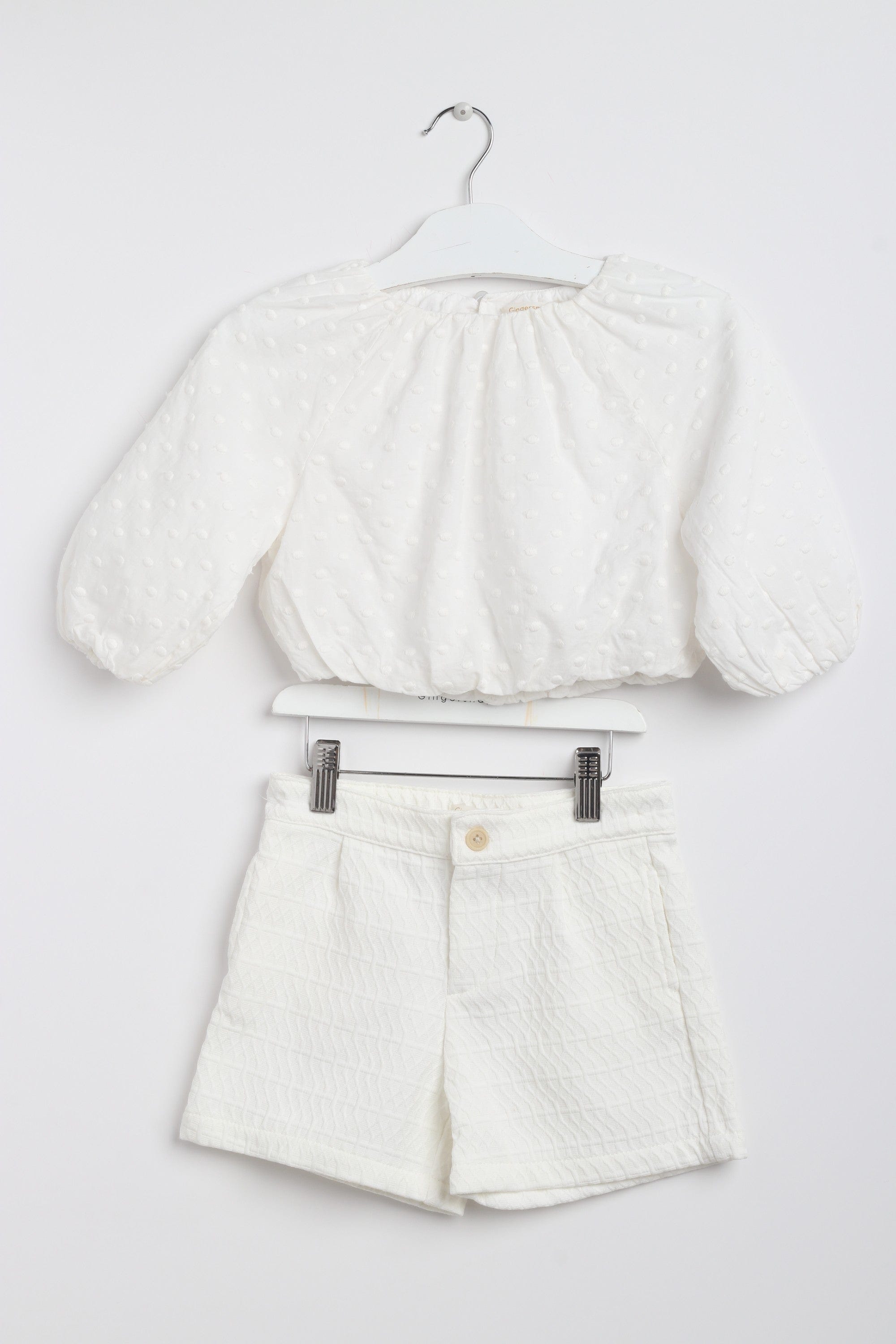 جينجرسنابس طقم بناتي شورت سادة مزين بالخيوط وبلوزة أوف وايت