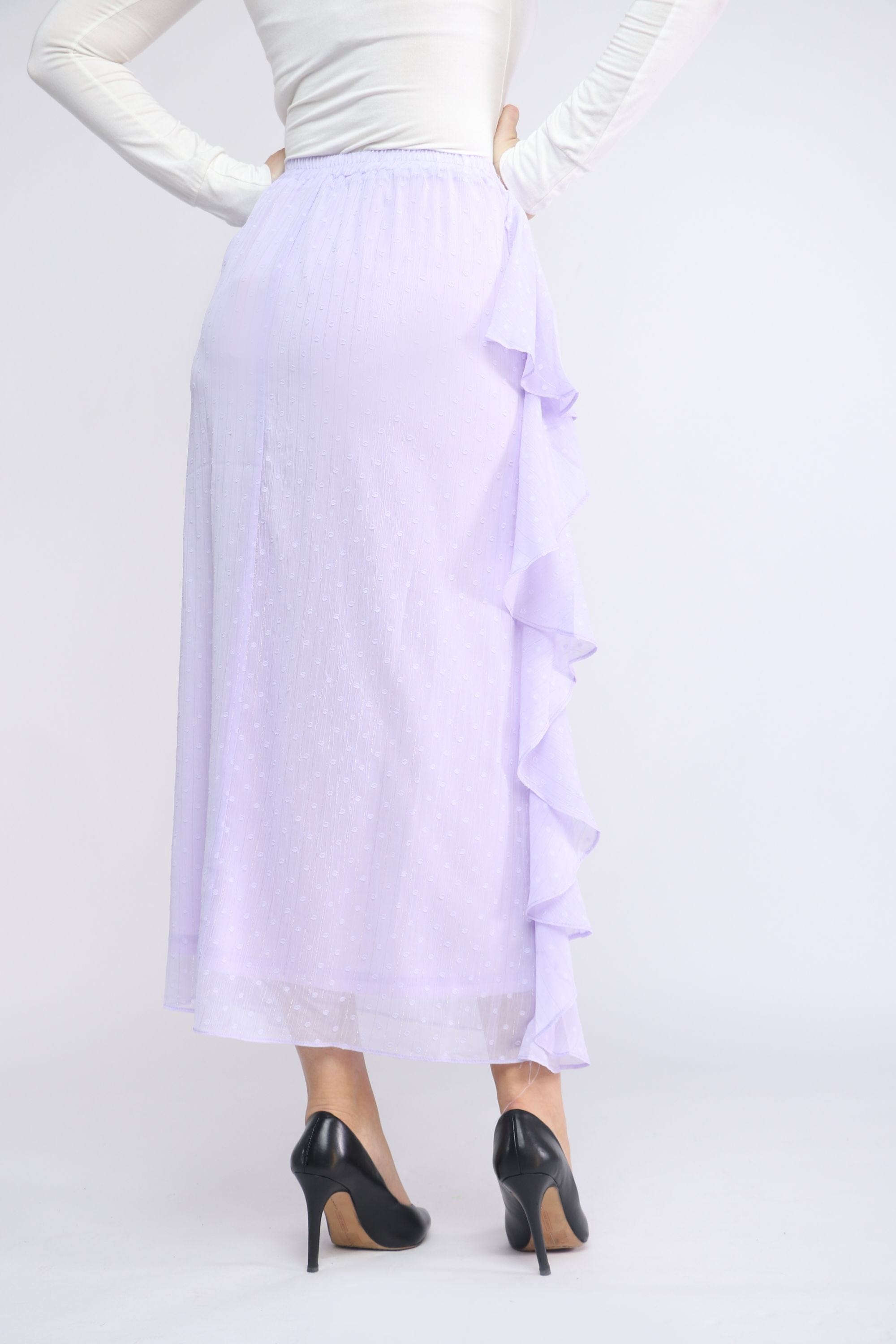 نتشي تنورة ميدي مكشكشة من الجانبين مزينة بطريز