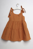 جينجرسنابس فستان بناتي سادة حمالات رباط أصفر بني