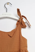 جينجرسنابس فستان بناتي سادة حمالات رباط أصفر بني