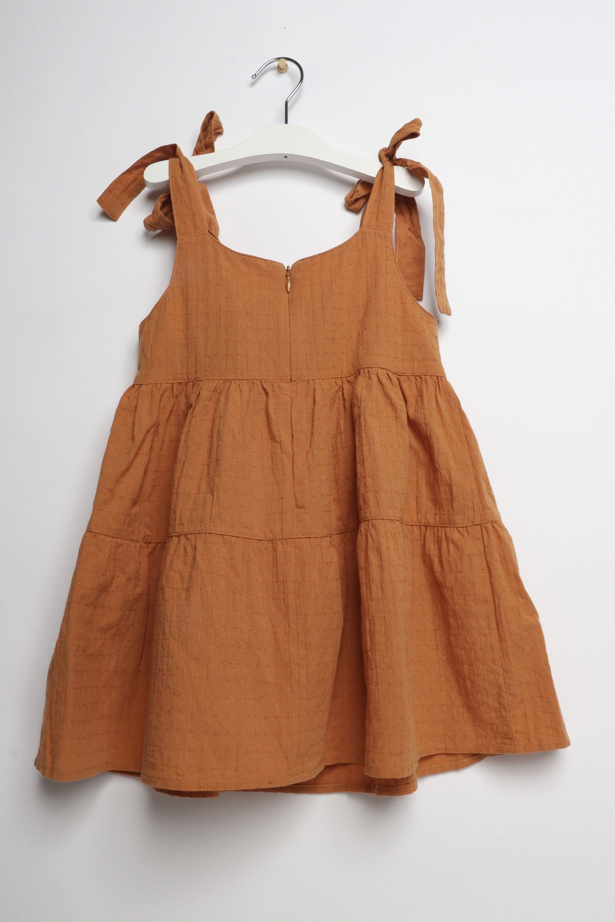 جينجرسنابس فستان بناتي سادة حمالات رباط أصفر بني