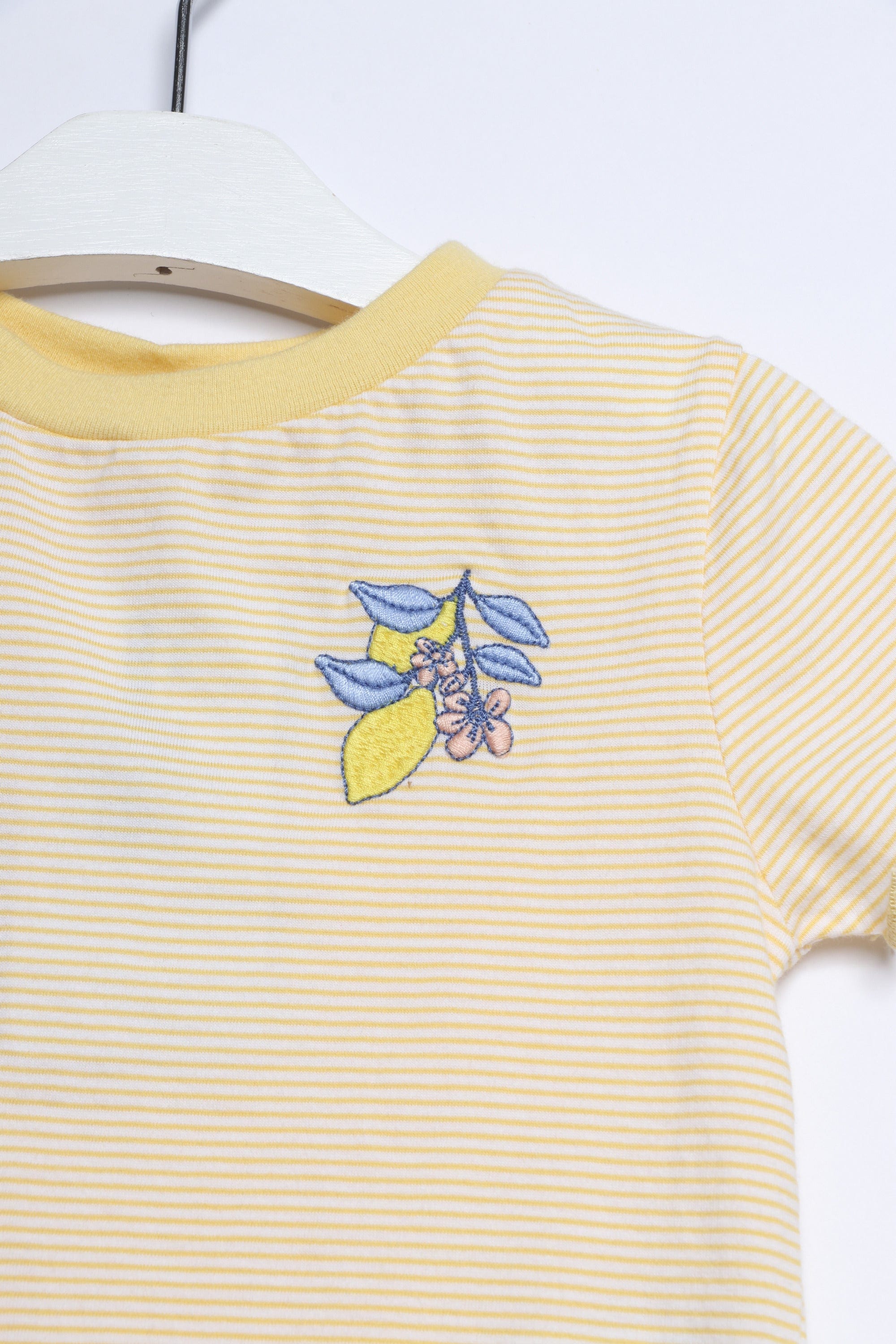 جينجرسنابس تيشيرت بناتي مخطط بالعرض كم قصير أصفر