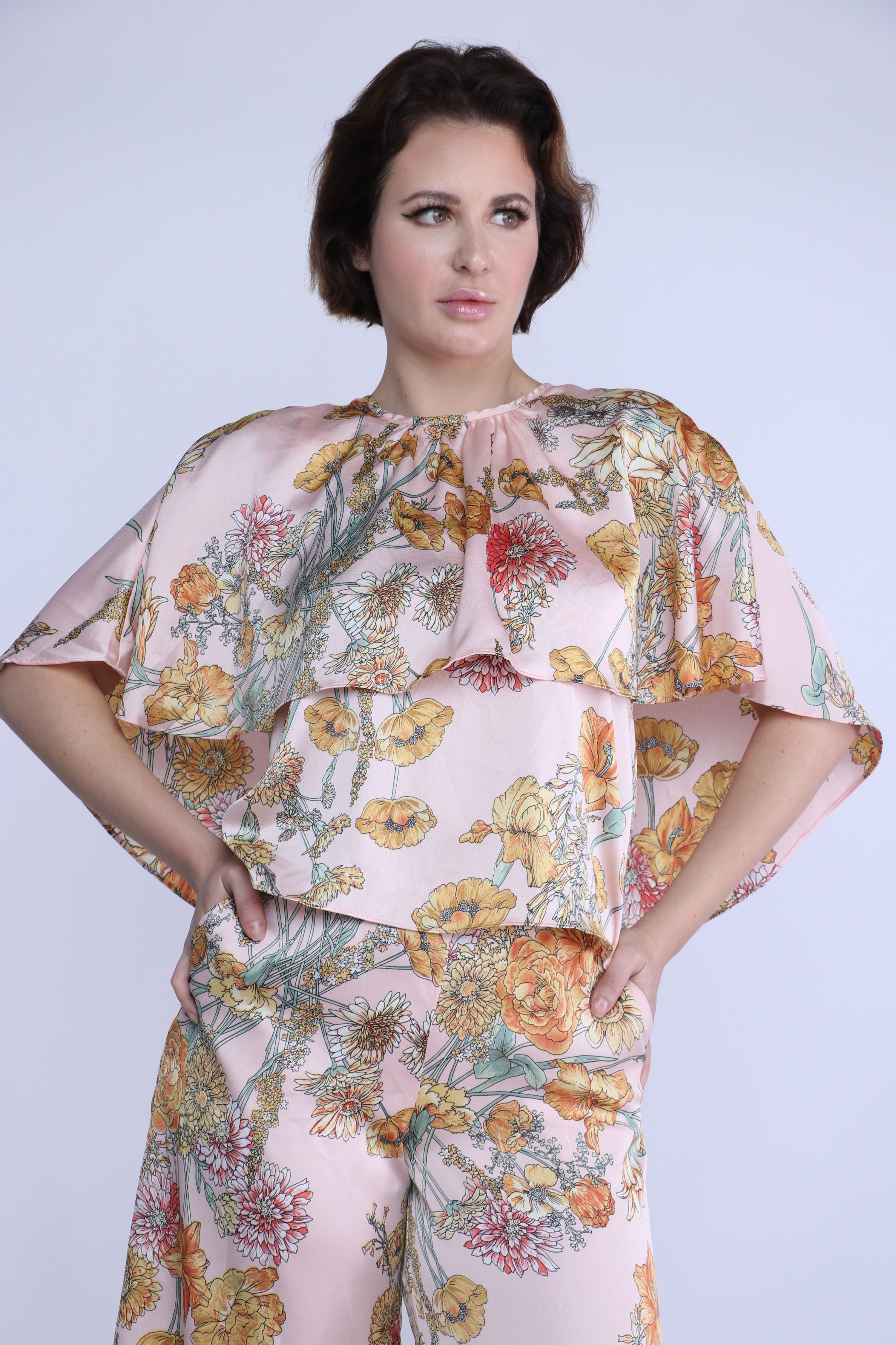 نتشي بلوزة موردة فراشة نص كم نسائي