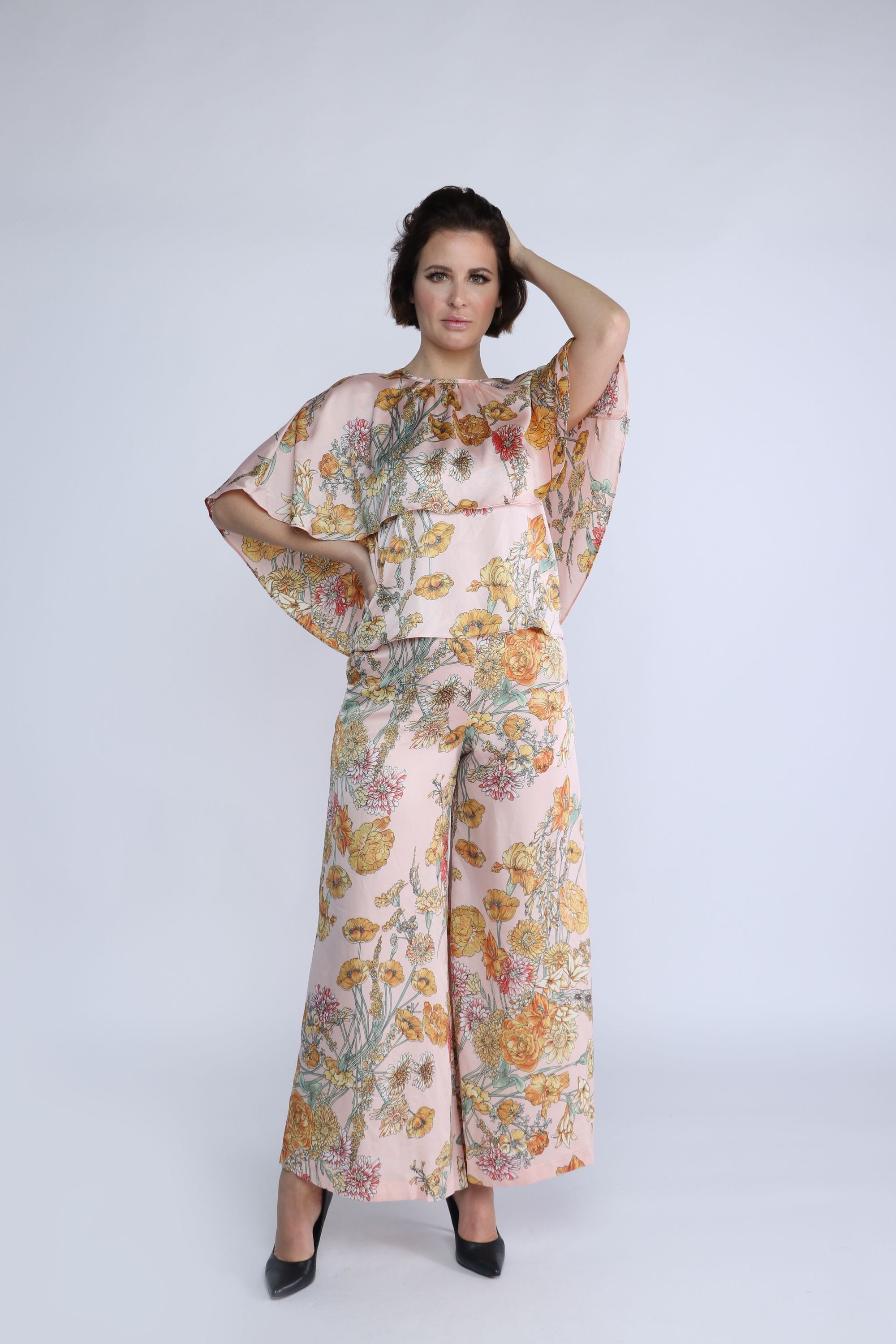 نتشي بلوزة موردة فراشة نص كم نسائي