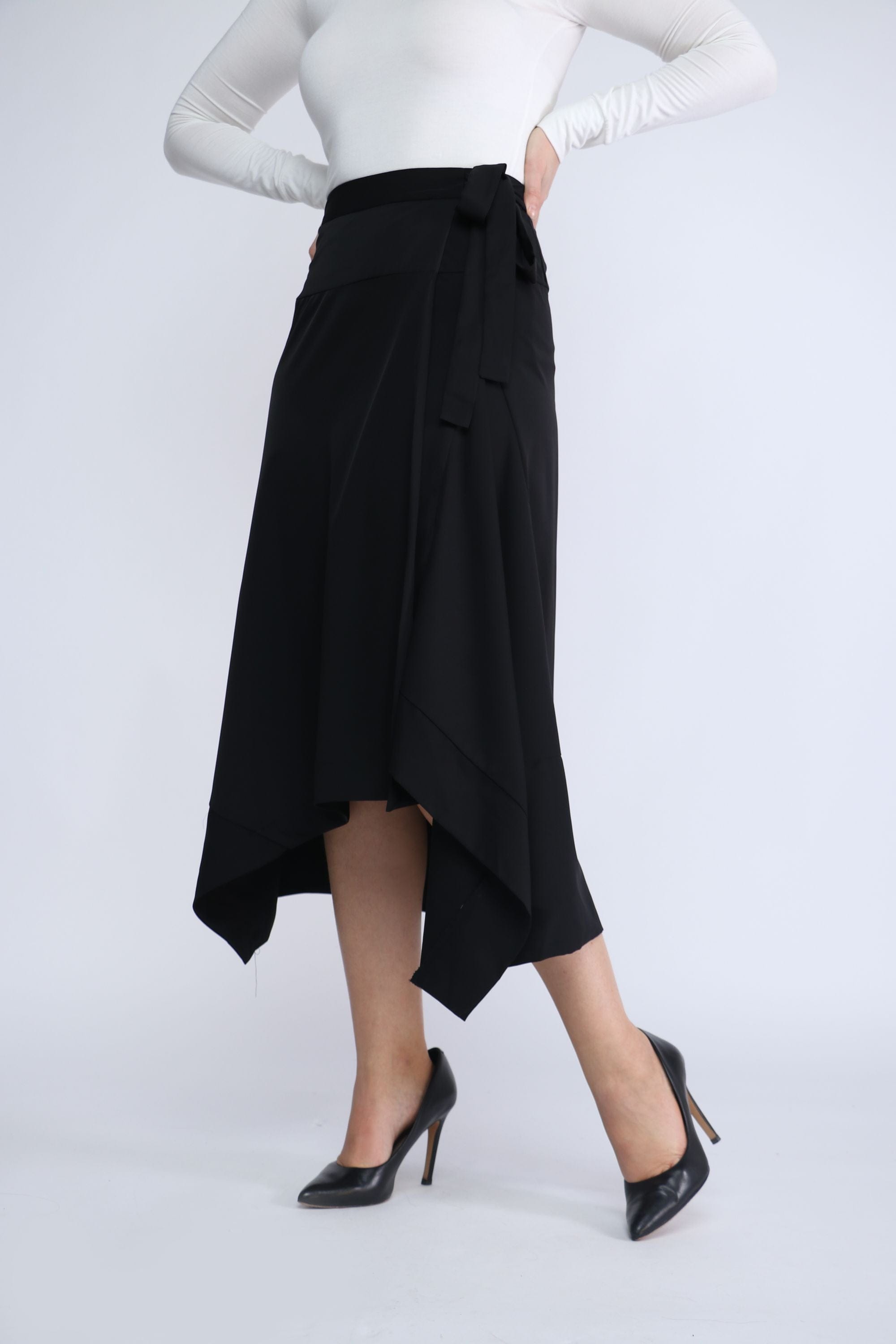 نتشي تنورة ميدي بوليستر لف سادة برباط خصر